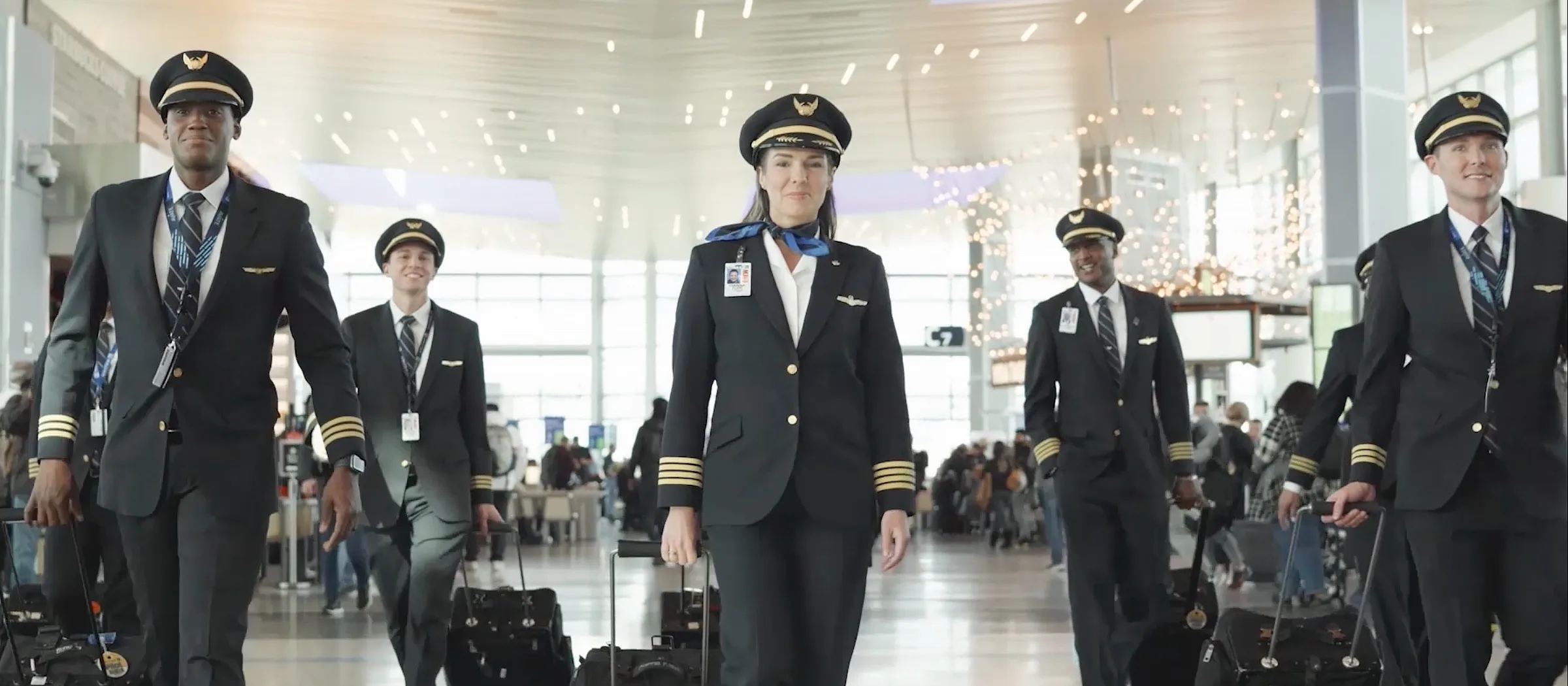 United Airlines internal communications and customer-facing booking work